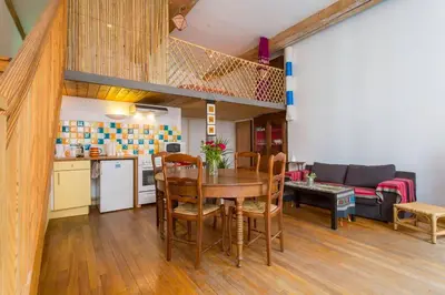 Cuisine ou kitchenette dans l'établissement beau canut à côté du gros cailloux