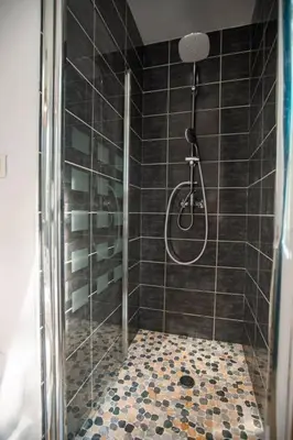 Salle de bains dans l'établissement Le refuge - T2 Proximité LDLC Groupama Stadium