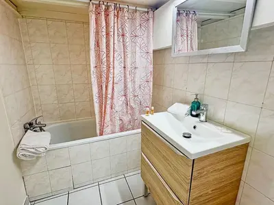 Salle de bains dans l'établissement Studio central et confortable