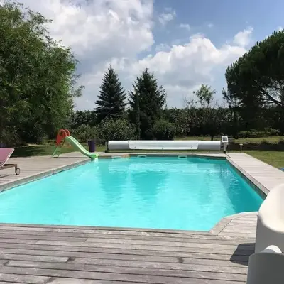 La Grangeneuve côté piscine