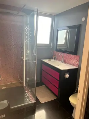 Salle de bains dans l'établissement chambre dans les hauteurs de lyon proche Fourviere chez l hote