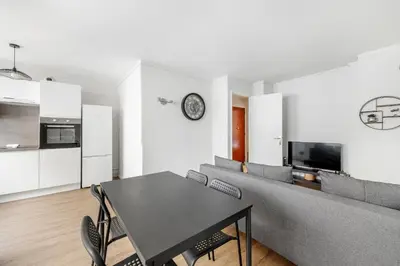 Cuisine ou kitchenette dans l'établissement Le Molière appartement au centre de Villeurbanne 2 chambres