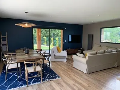 Coin salon dans l'établissement Belle villa proche de Lyon dans le Beaujolais