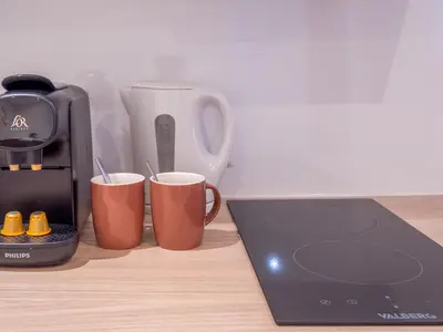 Plateau bouilloire dans l'établissement Le Cosy Express