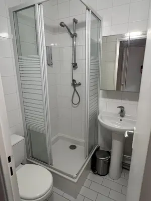 Salle de bains dans l'établissement Adorable studio Équipé plein centre proche Foch