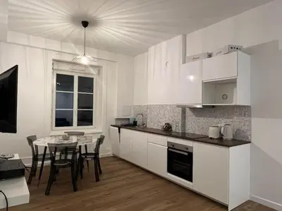 Cuisine ou kitchenette dans l'établissement Superbe T2, rénové, calme