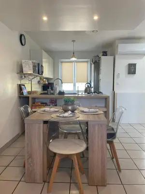 Cuisine ou kitchenette dans l'établissement Nid douillet a la campagne