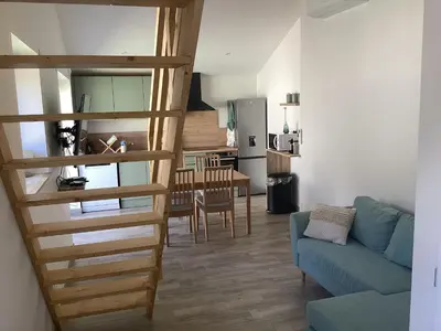 Coin salon dans l'établissement Logement de Tiphanie et Quentin