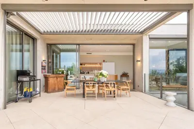 Plan de l'établissement Futuriste - Exceptional residence with panoramic view