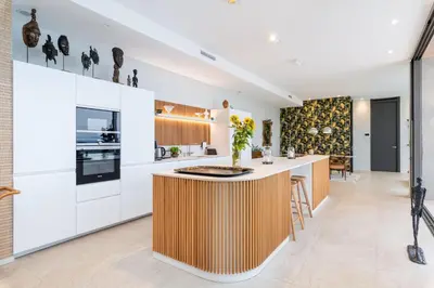 Cuisine ou kitchenette dans l'établissement Futuriste - Exceptional residence with panoramic view