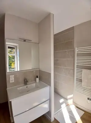 Salle de bains dans l'établissement Appart centre-ville proche gare