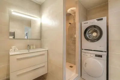 Salle de bains dans l'établissement Le choix de Jeanne, T2 lumineux confortable