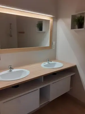 Salle de bains dans l'établissement La hautcsur la colline