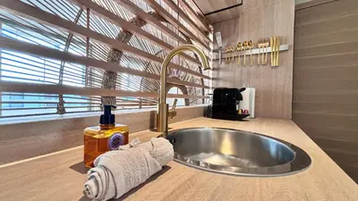Plan de l'établissement Blossom Suite-Hyper centre Jacuzzi Balcon clim
