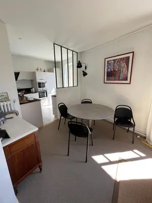 Cuisine ou kitchenette dans l'établissement Saint Cyr