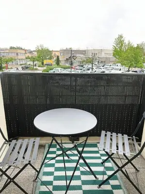 Balcon ou terrasse dans l'établissement Chez Omiala Centre de Meyzieu