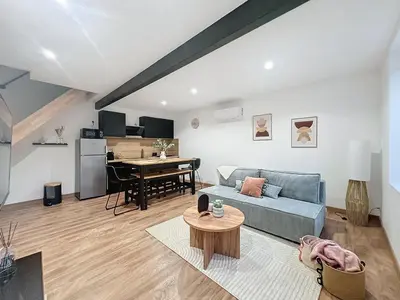 Cuisine ou kitchenette dans l'établissement Spacieuse et Elégante Maison de ville