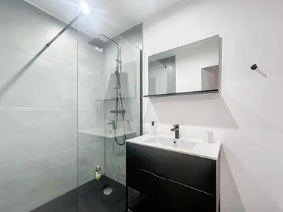 Salle de bains dans l'établissement Spacieuse et Elégante Maison de ville