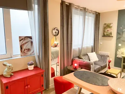 Coin salon dans l'établissement Studio chic et romantique Lyon