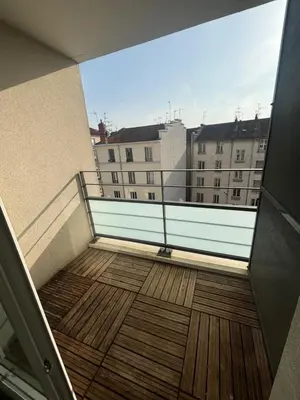 Balcon ou terrasse dans l'établissement Lascano Parking GRATUIT proche Gare Aéroport Eurexpo GROUPAMA STADIUM