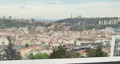 Vue générale sur Lyon ou vue de la ville depuis l'appartement