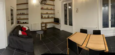 Coin salon dans l'établissement rue Laporte