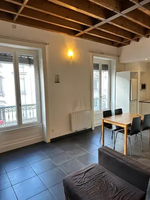 Coin salon dans l'établissement rue Laporte
