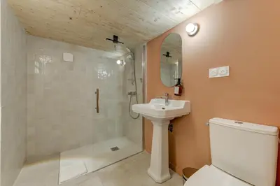 Salle de bains dans l'établissement NOCNOC Le Balme