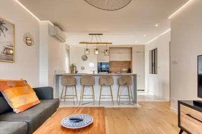 Cuisine ou kitchenette dans l'établissement L'Horizon - Climatisé - T2 proche Hôpital Lyon Sud et métro