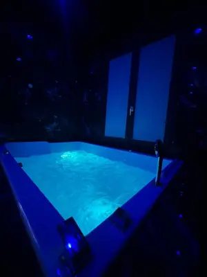 Piscine de l'établissement Cinéma & Jacuzzi ou située à proximité