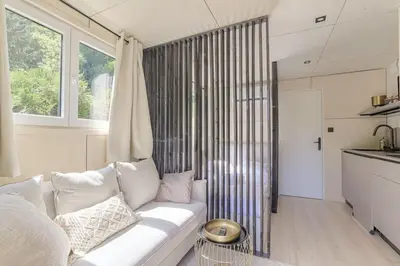 Cuisine ou kitchenette dans l'établissement Tiny-house atypique, 4 personnes, Saint-Didier
