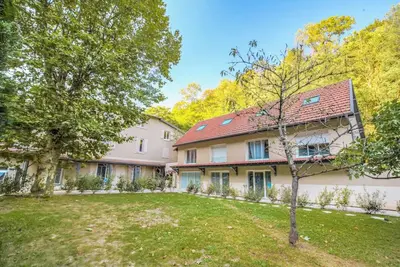 Jardin de l'établissement Appartement T3 dans résidence calme, Saint-Didier