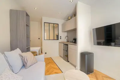 Cuisine ou kitchenette dans l'établissement Bright and comfortable studio, Saint-Didier