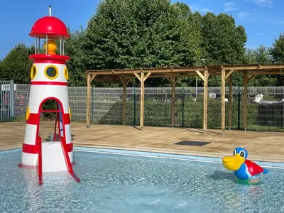 Piscine de l'établissement Camping de Thoissey ou située à proximité