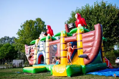 Aire de jeux pour enfants de l'établissement Camping de Thoissey