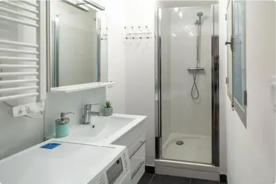 Salle de bains dans l'établissement Lafayette, Charmant