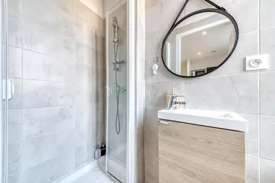 Salle de bains dans l'établissement Studio Le Rayon NEUF & Cosy - Gare Parilly