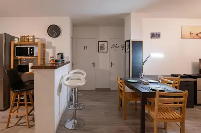 Cuisine ou kitchenette dans l'établissement Écrin de Lumière - Au Sud de Vienne