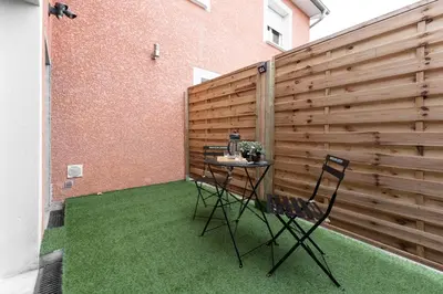 Terrasse ou espace extérieur de l'établissement Le Petit Enclos - Appt climatisé parking privé