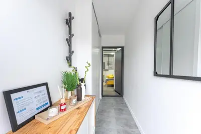 Plan de l'établissement Le Petit Enclos - Appt climatisé parking privé