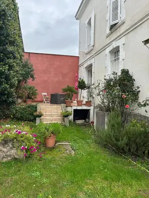 Jardin de l'établissement Villa Belle Époque - 18 couchages FEURS 42