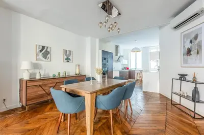 Cuisine ou kitchenette dans l'établissement Appartement Mercier - Welkeys