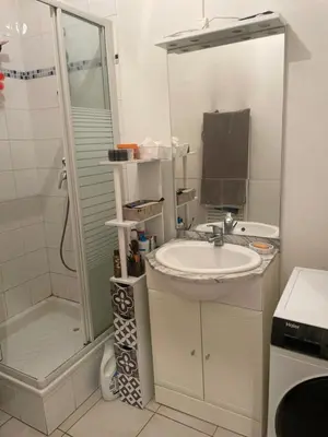 Salle de bains dans l'établissement Appart T1 CoCo-oning Paisible - Brotteaux
