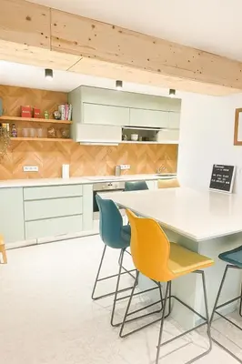 Cuisine ou kitchenette dans l'établissement Grande Maison familiale proche de Lyon 7 personnes