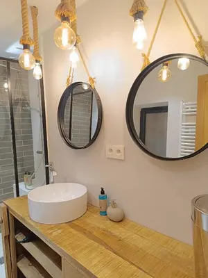 Salle de bains dans l'établissement Grande Maison familiale proche de Lyon 7 personnes