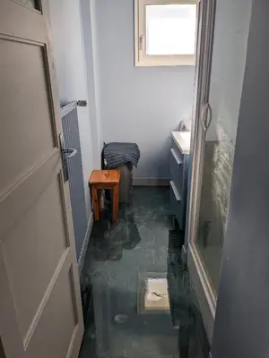 Coin salon dans l'établissement Chambre confortable au calme et proche du centre-ville de Lyon
