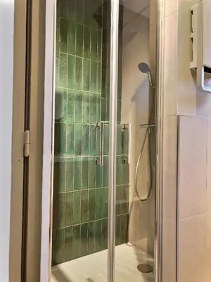 Salle de bains dans l'établissement Chez Louise-Idéal séjours en groupe