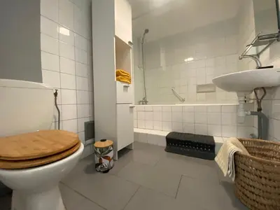 Salle de bains dans l'établissement Hollywood studio en Résidence boisée Ecully