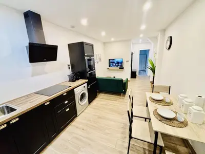 Cuisine ou kitchenette dans l'établissement Le cocon stéphanois - Proche gare - Saint Etienne