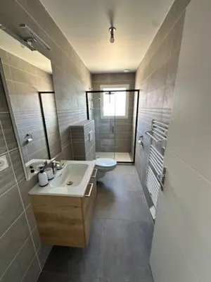 Salle de bains dans l'établissement Maison 40 avec 5 chambres lechaffardcom
